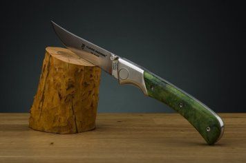 Охотничий складной нож ЕОК с ручкой из зеленого тополя.