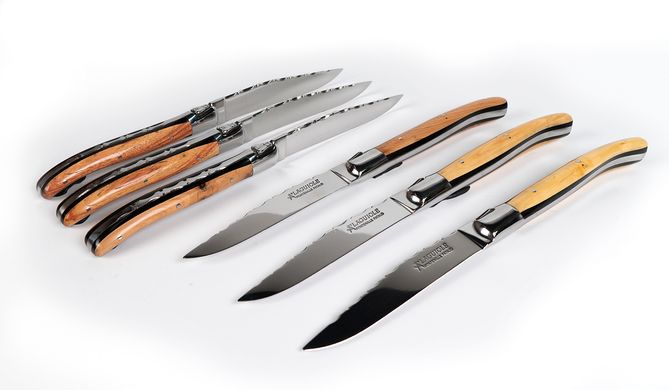 Набір з 6 ножів для стейка ручної роботи Laguiole з ручками різних порід дерева в дерев'яній коробці